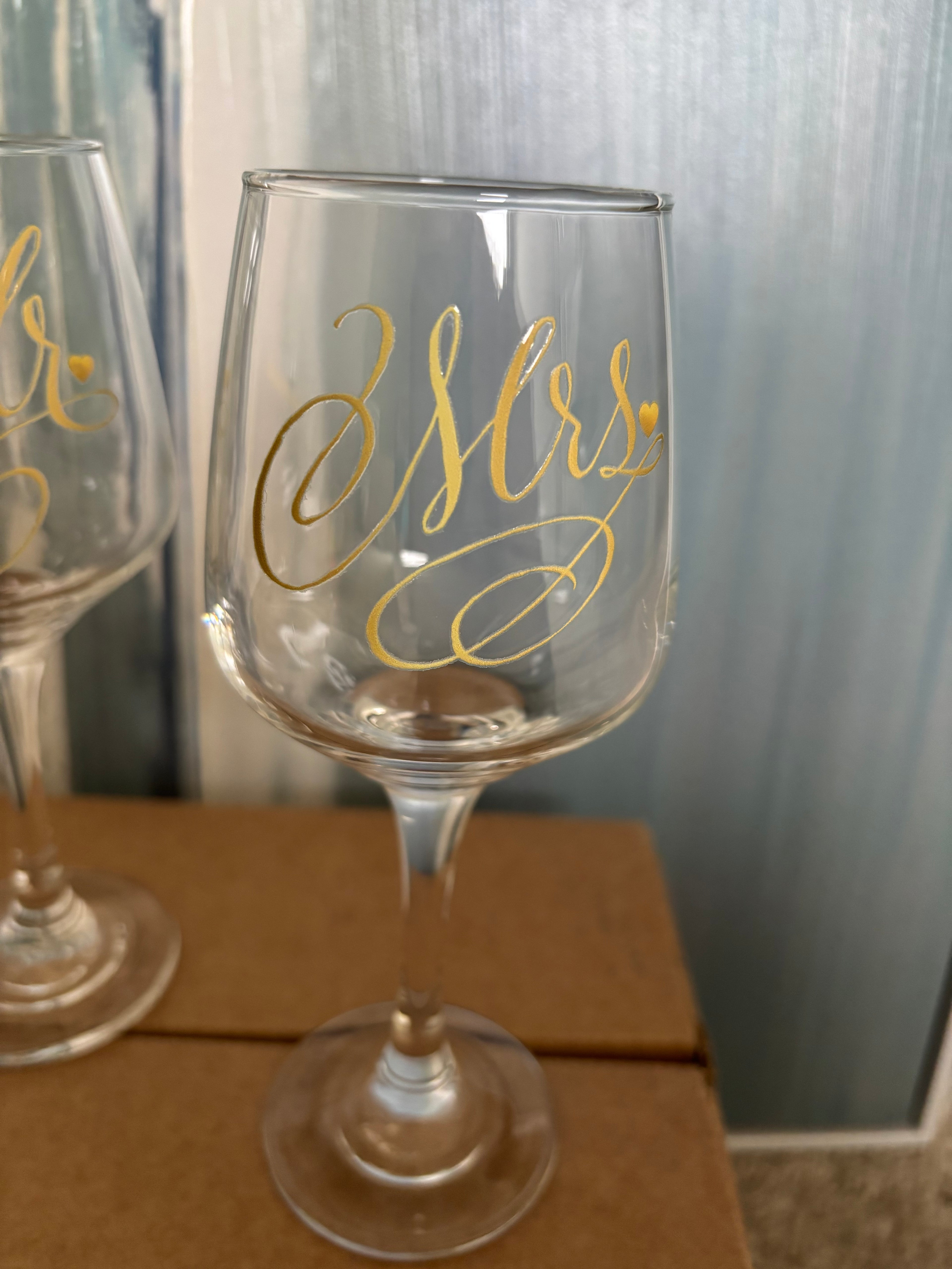 Mr. & Mrs. Wine Glass (Size 9.5oz)